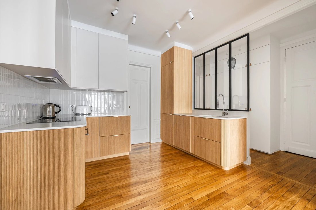 Apartment in Auteuil Sud, Paris 16e Arrondissement, Paris 2 - 17099561