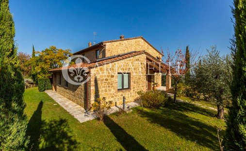 Villa in Montepulciano, Tuscany, Italy 1