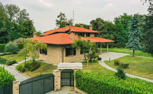 Villa en Brenna, Lombardía, Italia 1