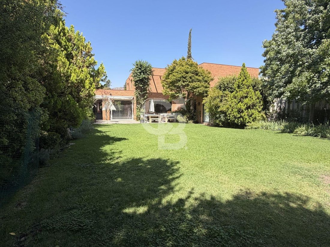 House in Lo Barnechea, Santiago Metropolitan Region, Chile 2 - 17100174