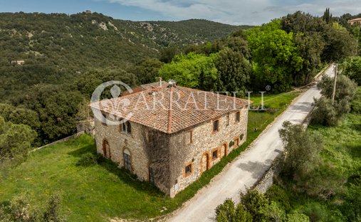 Country House in Sovicille, Tuscany, Italy 1