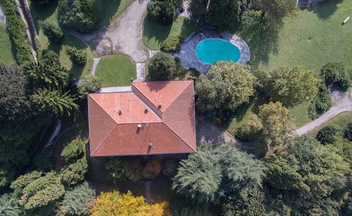 Villa in Longone Al Segrino, Lombardy, Italy 1