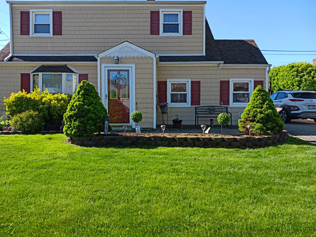 House in Levittown, New York, United States 2 - 17099383