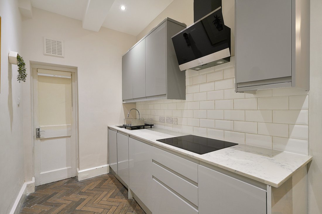 Apartment in Hyde Park, Westminster, England 3 - 16690169