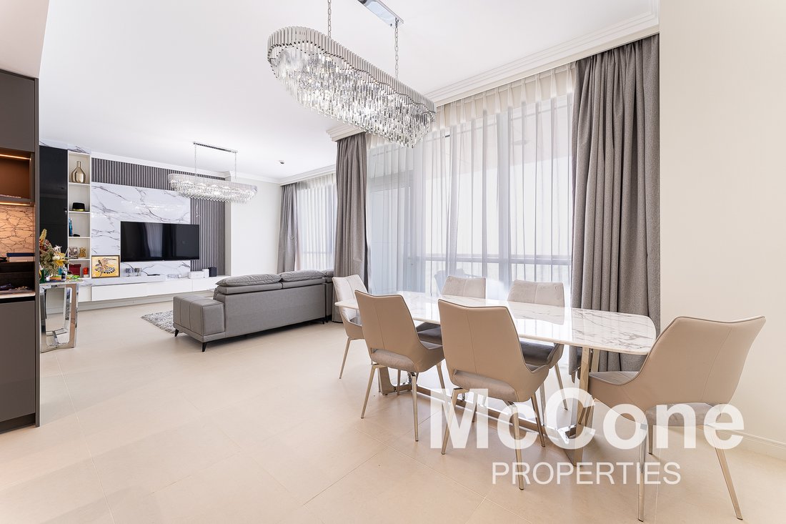 Apartment in Dubai, United Arab Emirates 2 - 17131987