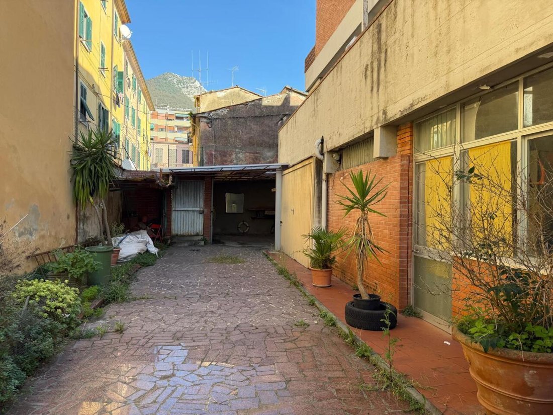 House in Center, Marina di Carrara, Tuscany 4 - 16597641