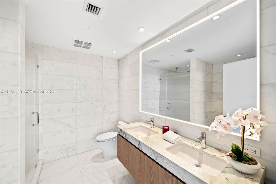 Condo in Miami Beach, Florida, United States 5 - 17104227