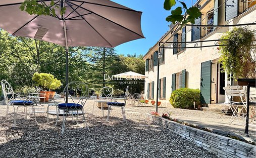 Villa en Uzès, Occitania, Francia 1