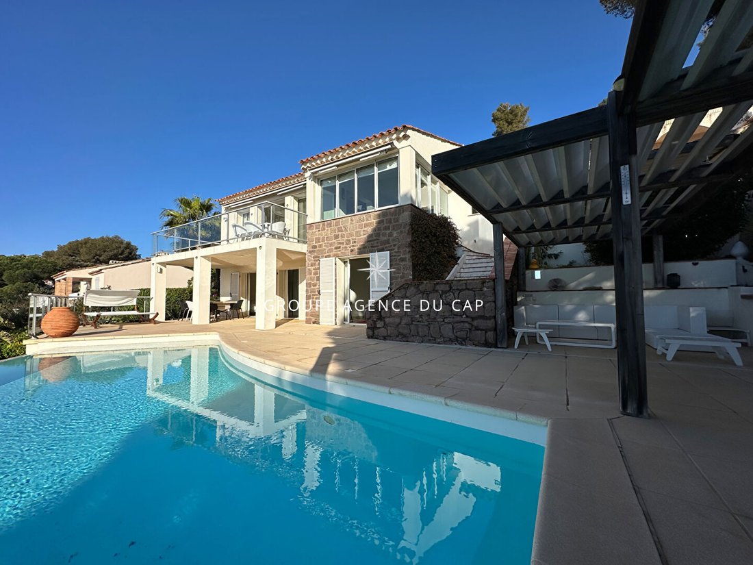 Villa in Les Issambres, Roquebrune-sur-Argens, France 5 - 17099816