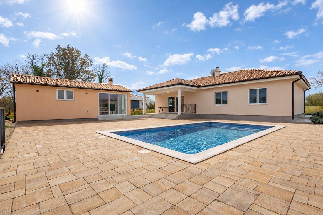 Villa in Kunj, Istria County, Croatia 1 - 17104472