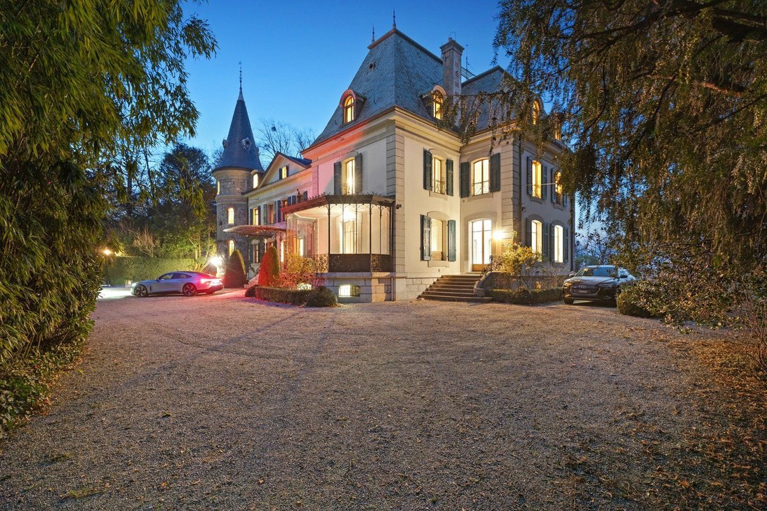 Castle in Choulex, Canton of Geneva, Switzerland 3 - 17101472