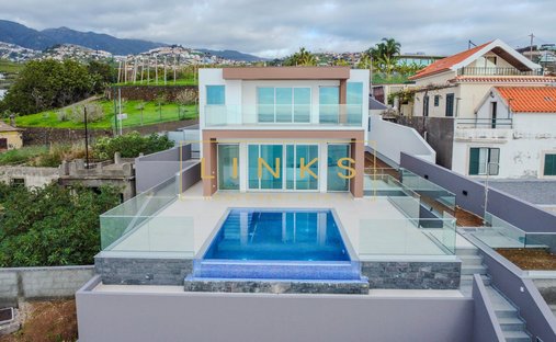 Villa in Sao Martinho, Madeira, Portugal 1