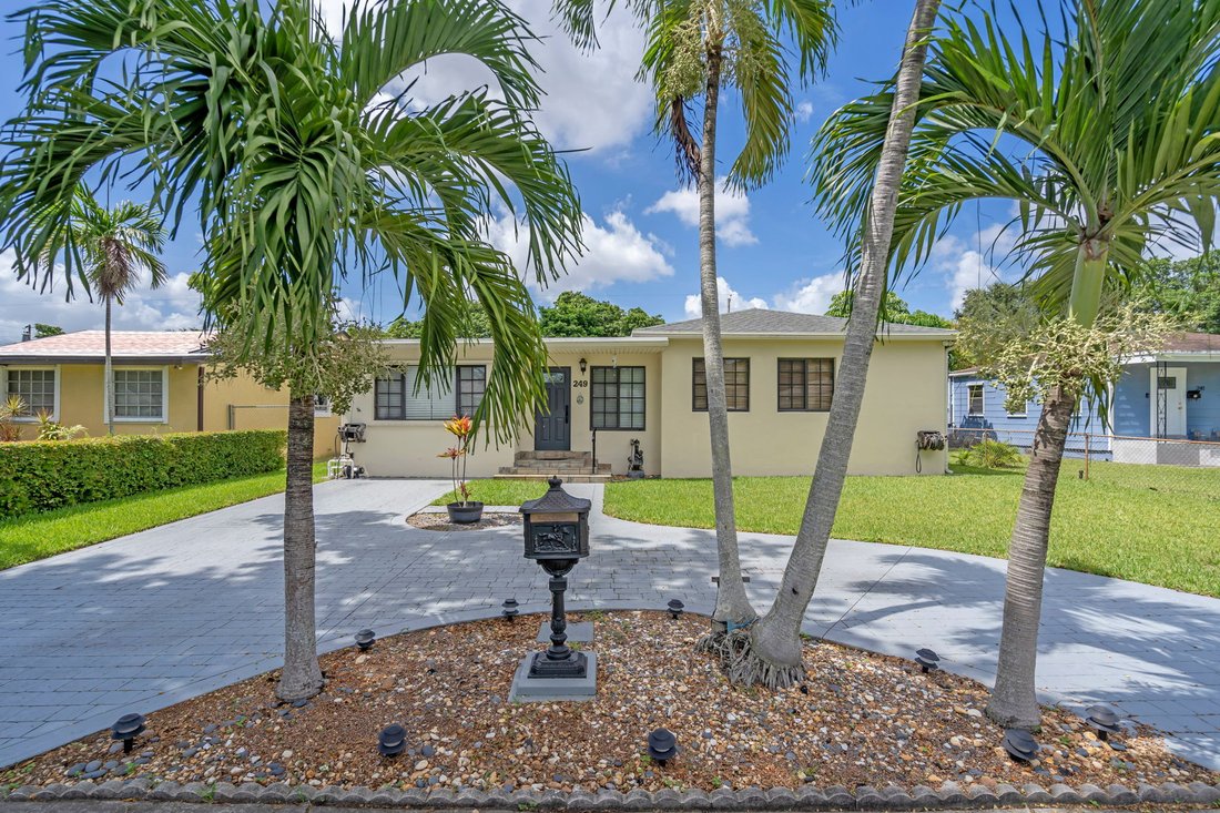 House in Miami Springs, Florida, United States 3 - 17100739