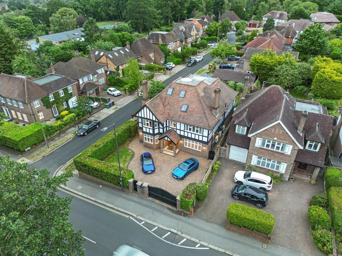 House in Little Common, Harrow, England 2 - 17103859
