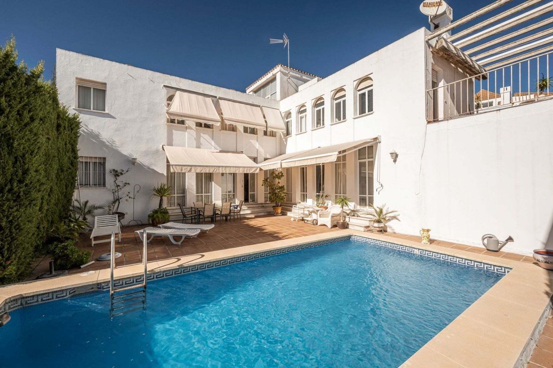 Villa a Puerto Banus, Marbella, Spagna 1 - 16741623