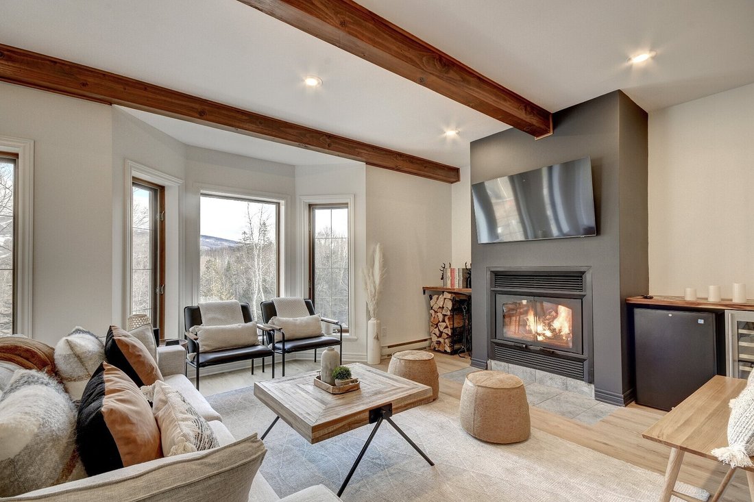 House in Mont-Tremblant, Quebec, Canada 4 - 17104539