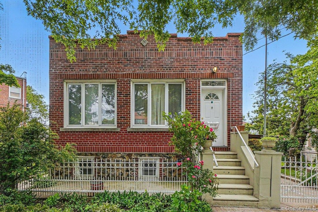 House in New York, New York, United States 1 - 17130387