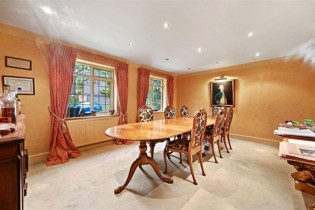 House in Great Stanmore, Harrow, England 4 - 17103919