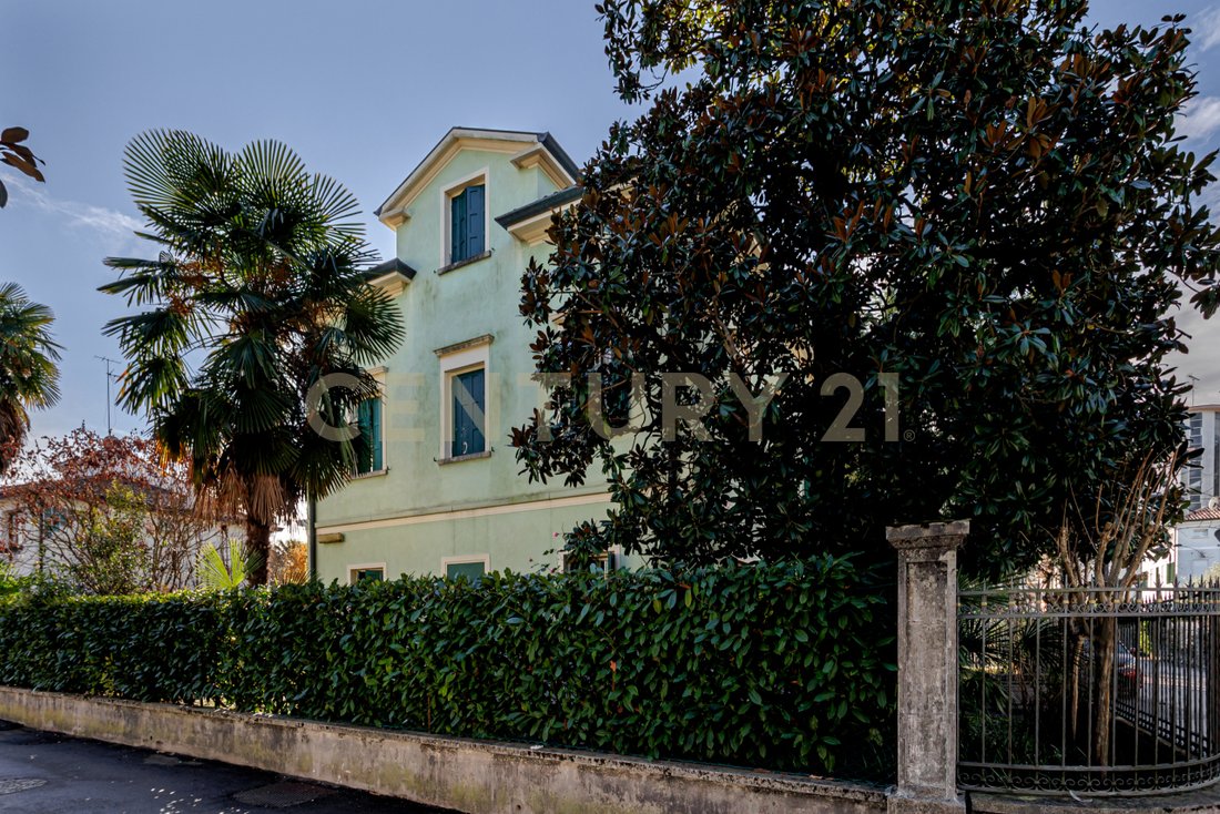 Villa in Treviso, Veneto, Italy 3 - 16858592