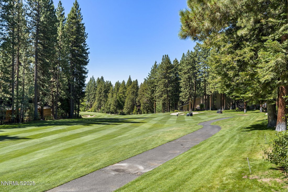 Condo in Incline Village, Nevada, United States 2 - 17102980