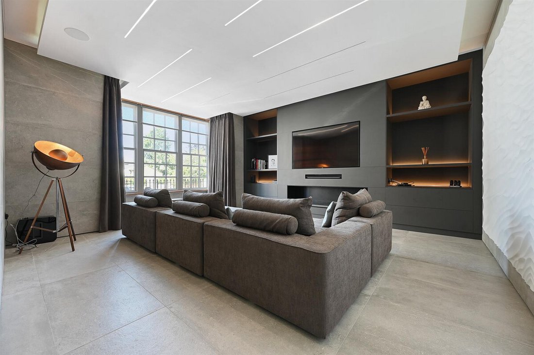 Apartment in Harrow On The Hill, Harrow, England 3 - 17103896