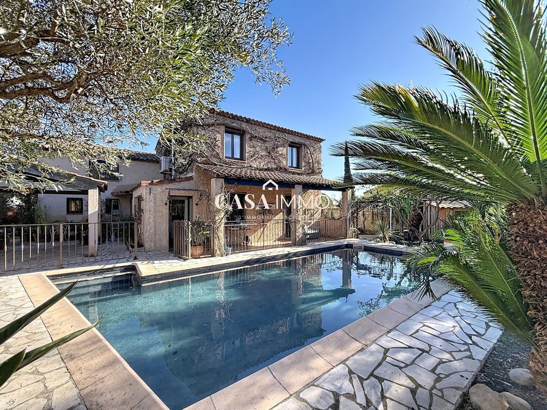 House in Hyeres, Provence-Alpes-Côte d'Azur, France 4 - 16961412