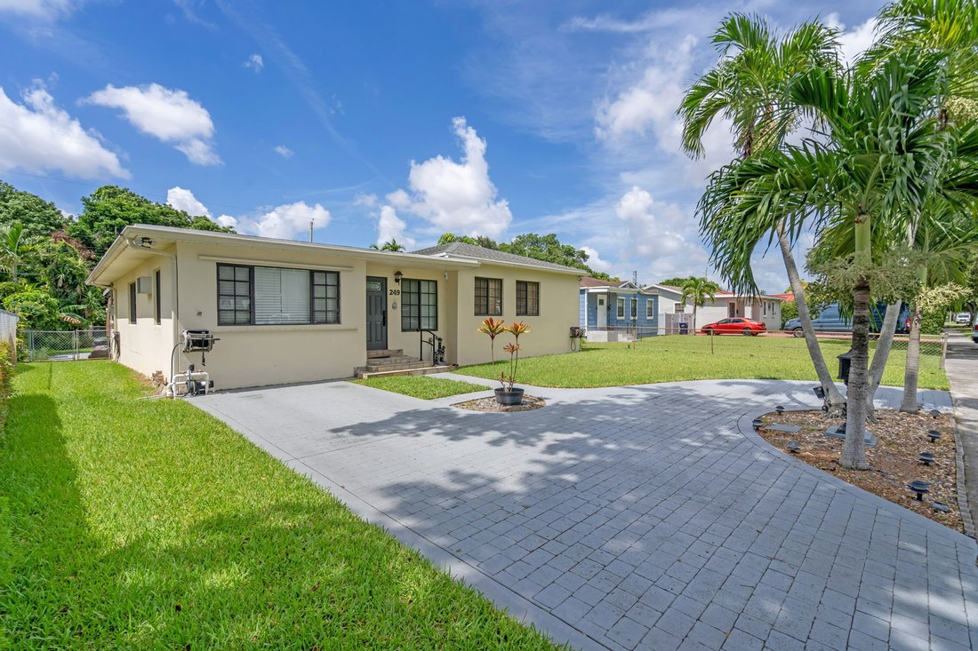 House in Miami Springs, Florida, United States 4 - 17100739