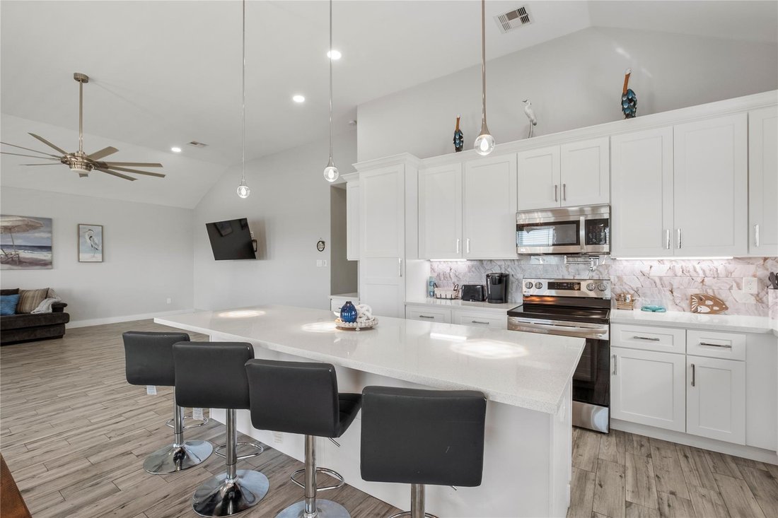 House in Galveston, Texas, United States 3 - 17099141