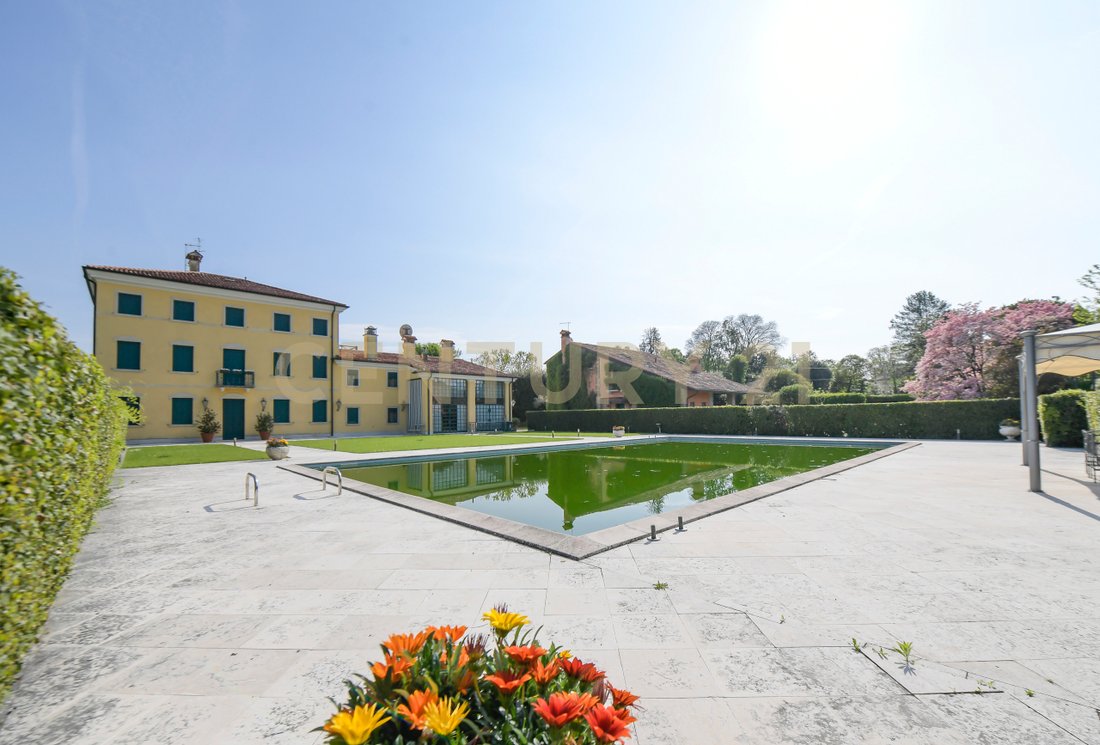 Villa in Pink, Veneto, Italy 5 - 16858530