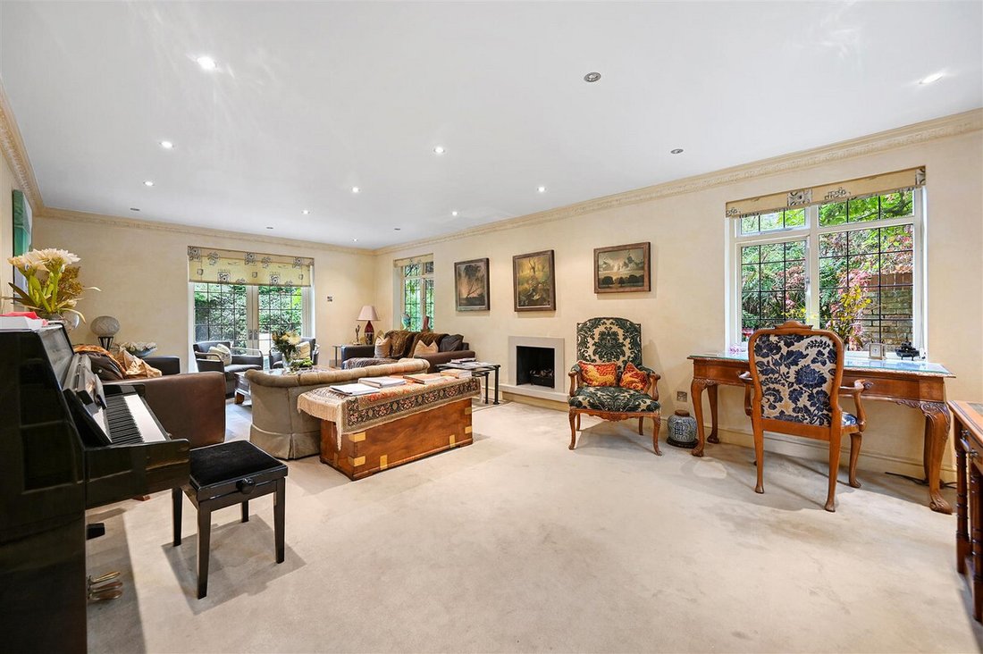 House in Great Stanmore, Harrow, England 2 - 17103919