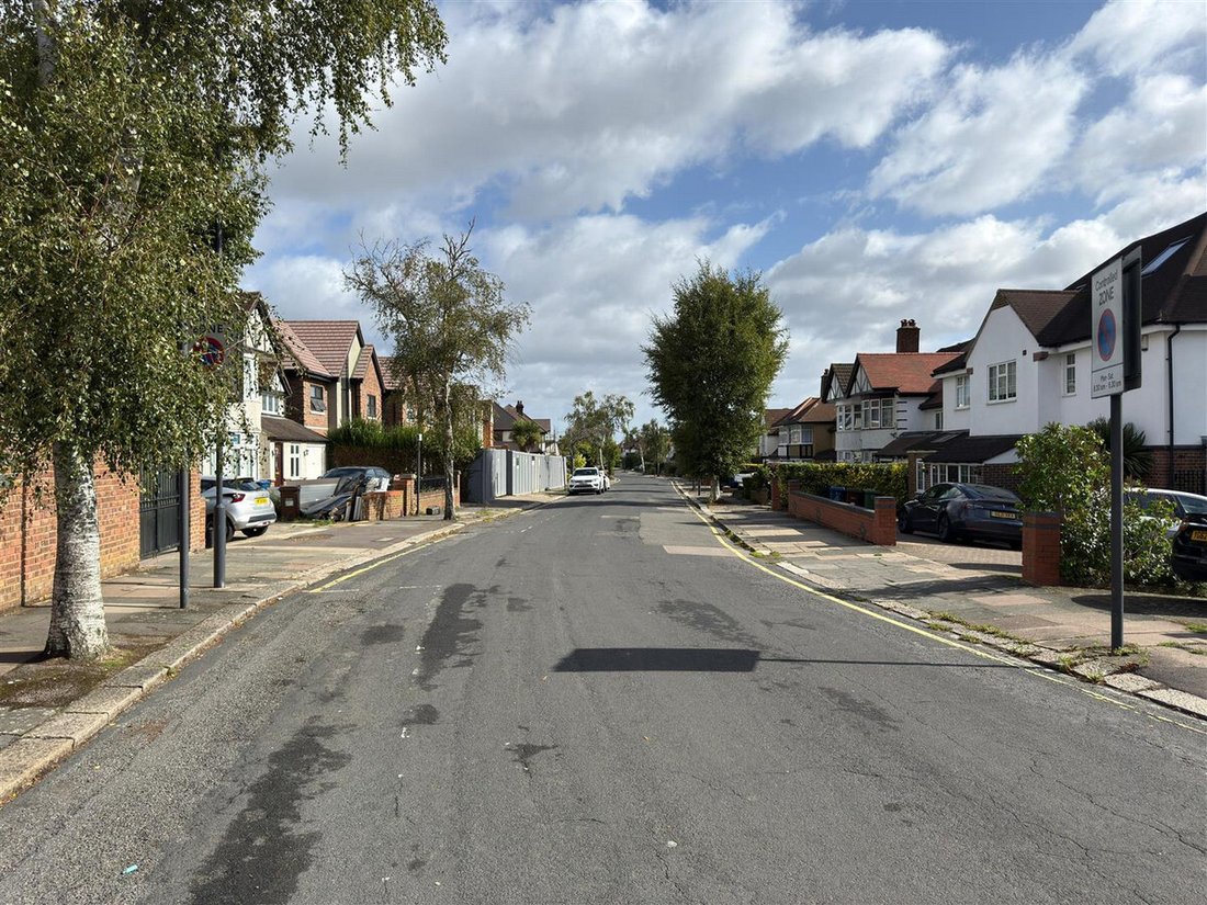 House in Kenton, Brent, England 2 - 17103889