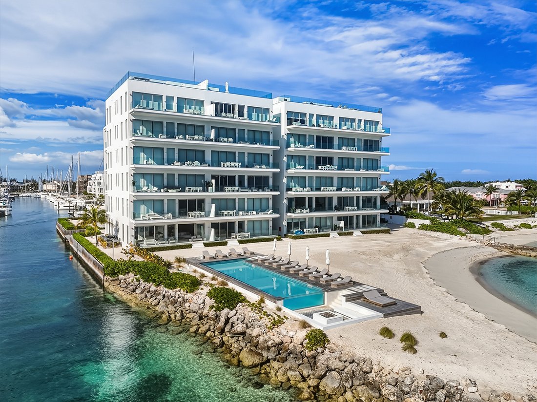 Condo in Nassau, New Providence, The Bahamas 1 - 17100359