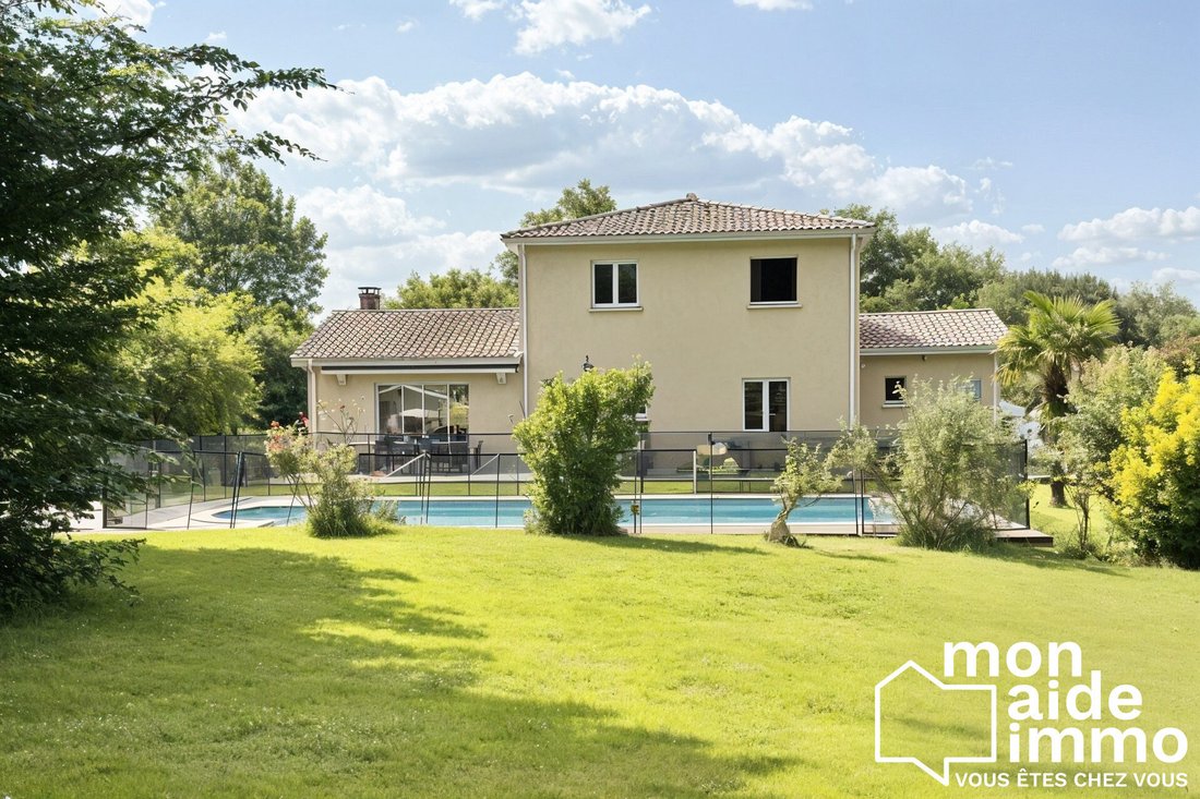 House in Latresne, Nouvelle-Aquitaine, France 1 - 17112432