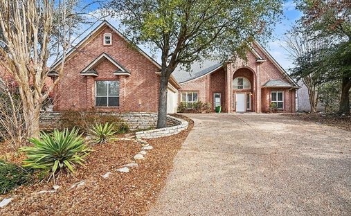 House in Granbury, Texas, United States 1