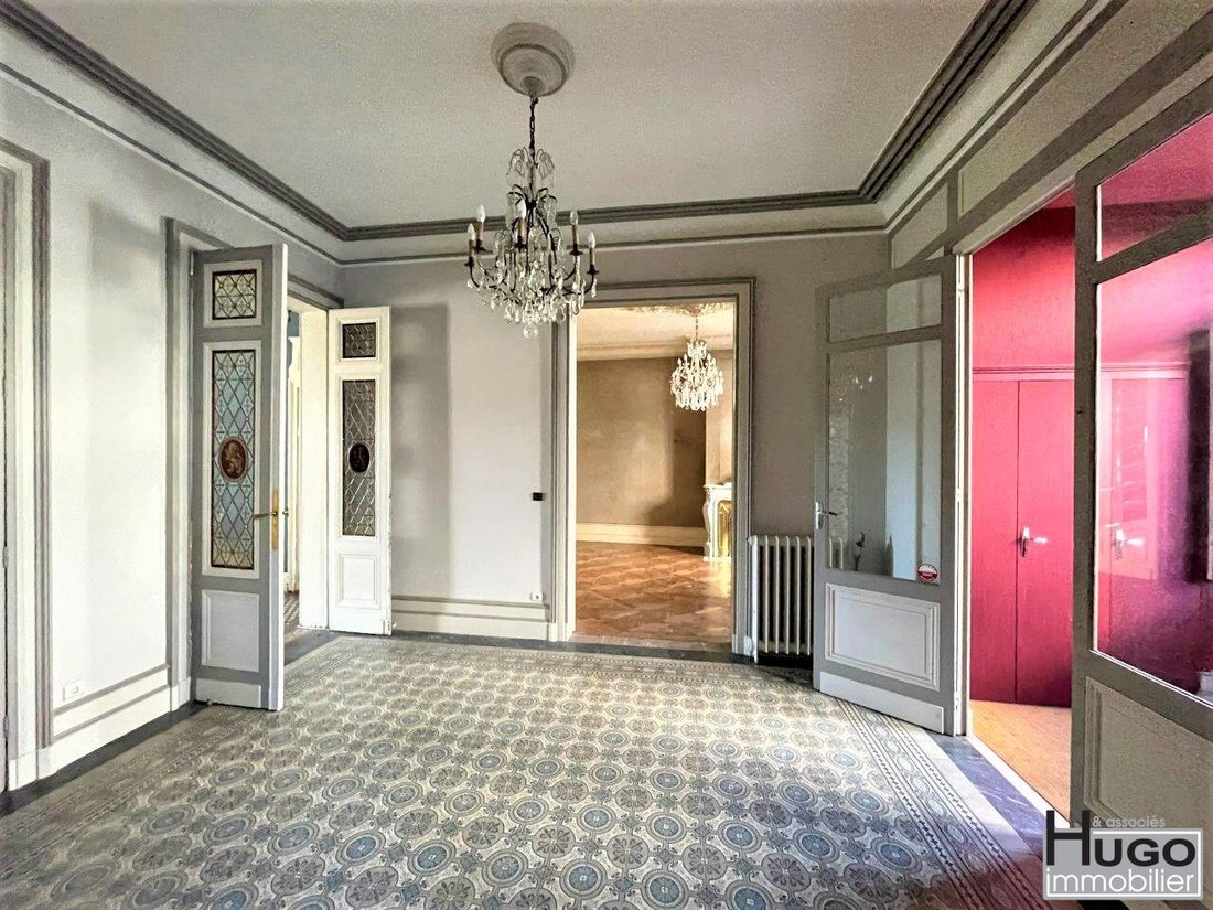 Villa in Grand Parc-Chartrons-Paul Doumer, Bordeaux, France 2 - 17104492