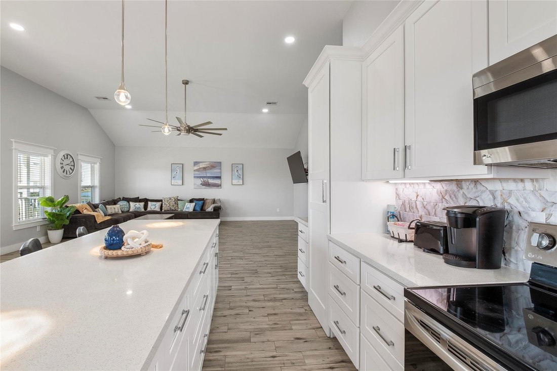 House in Galveston, Texas, United States 1 - 17099141