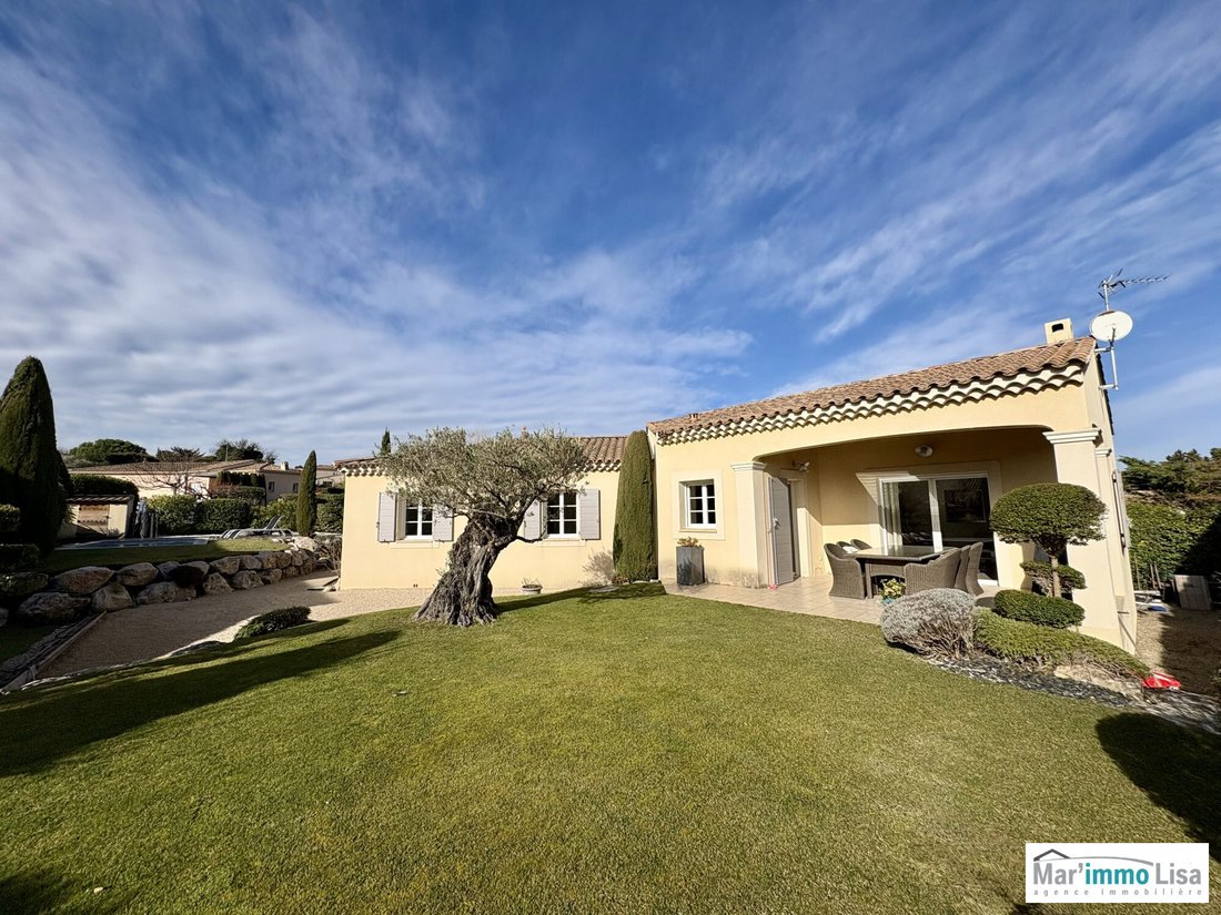 Villa in Saint-Saturnin-lès-Avignon, Provence-Alpes-Côte d'Azur, France 4 - 17112565