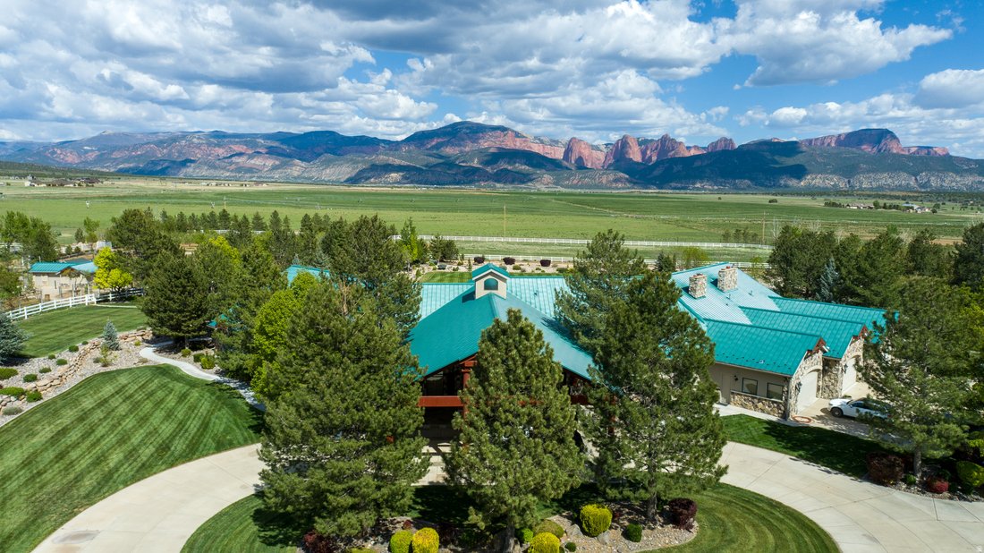 House in New Harmony, Utah, United States 2 - 17101834