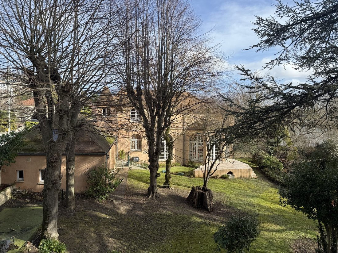 House in Chatou, Ile-de-France, France 1 - 15892426