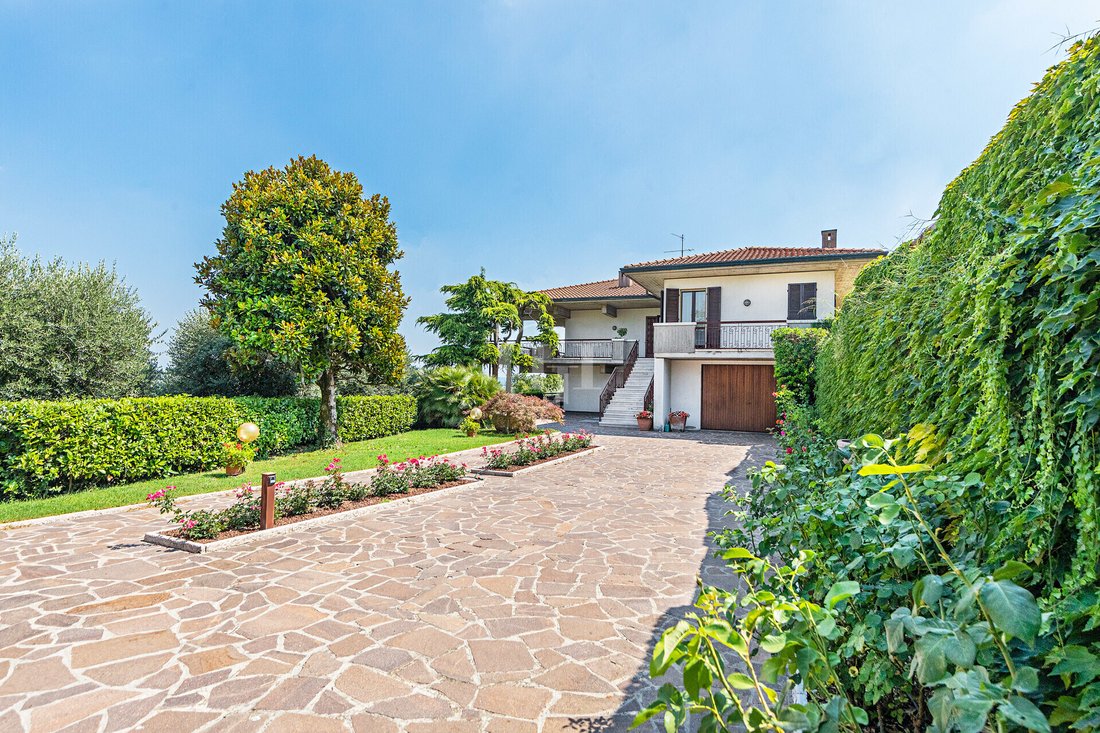 Villa in Entroterra, Desenzano del Garda, Lombardy 2 - 15633102