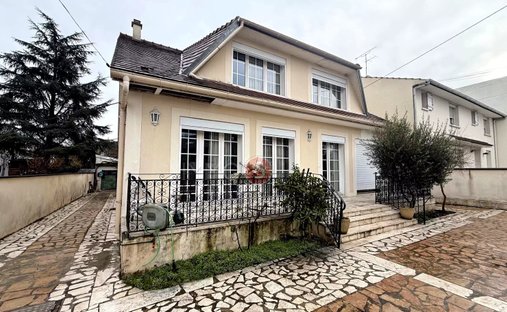 House in Les Pavillons-sous-Bois, Ile-de-France, France 1