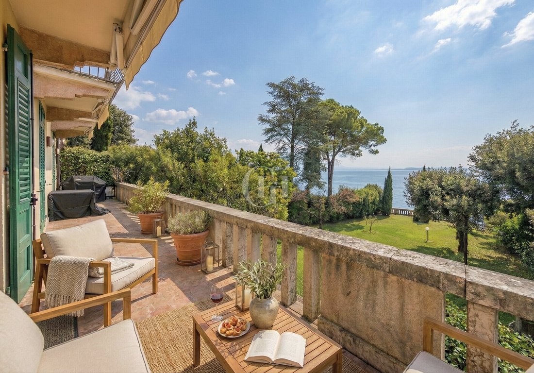 Apartment in Padenghe sul Garda, Lombardy, Italy 1 - 17129307