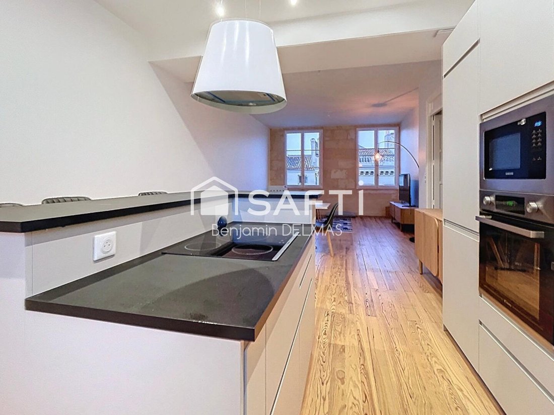 Apartment in Hôtel de Ville-Quinconce-Saint Seurin-Fondaudège, Bordeaux, France 2 - 17130777