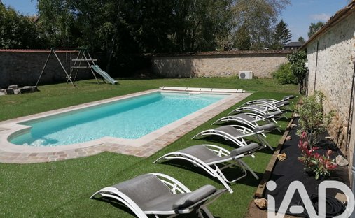 House in Chailly-en-Biere, Ile-de-France, France 1