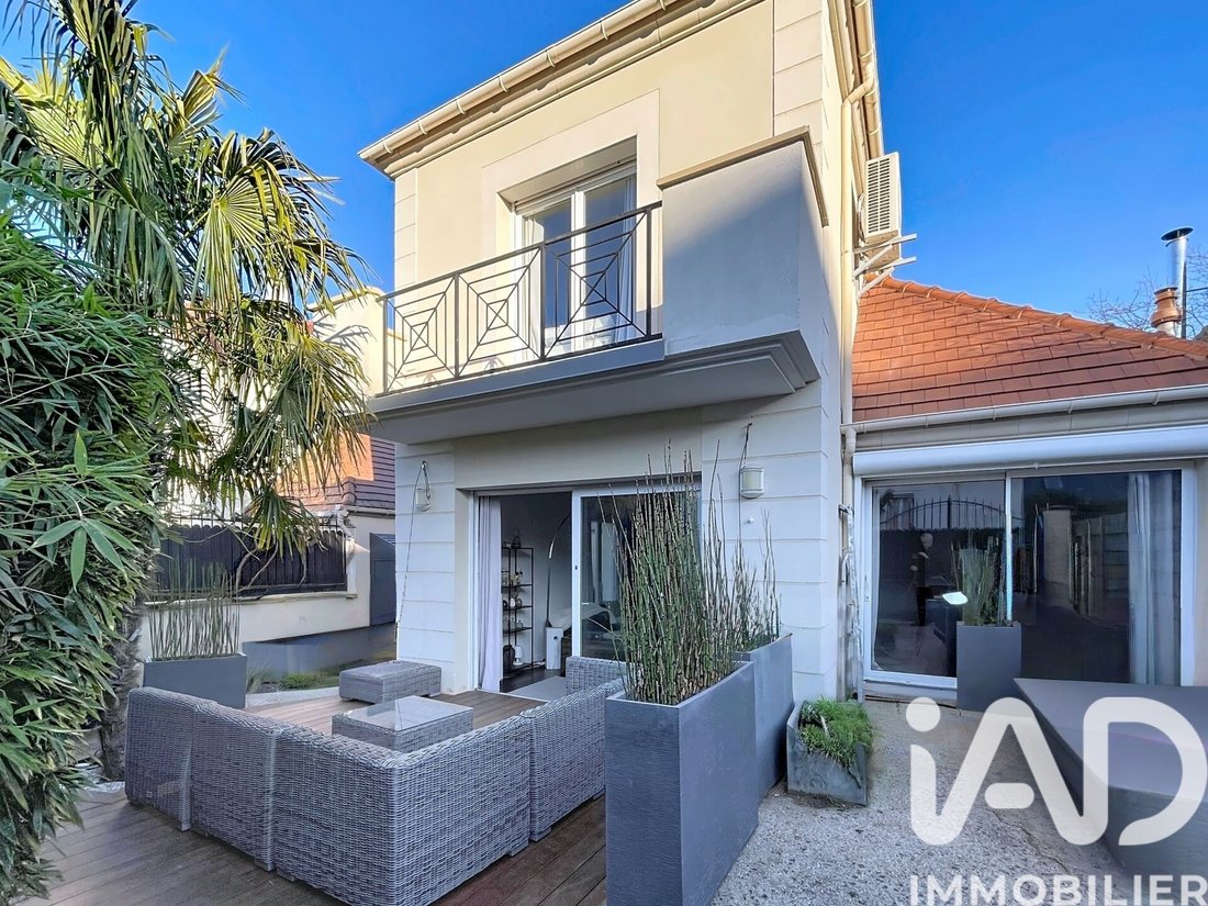 House in Buzenval, Rueil-Malmaison, France 1 - 17131055