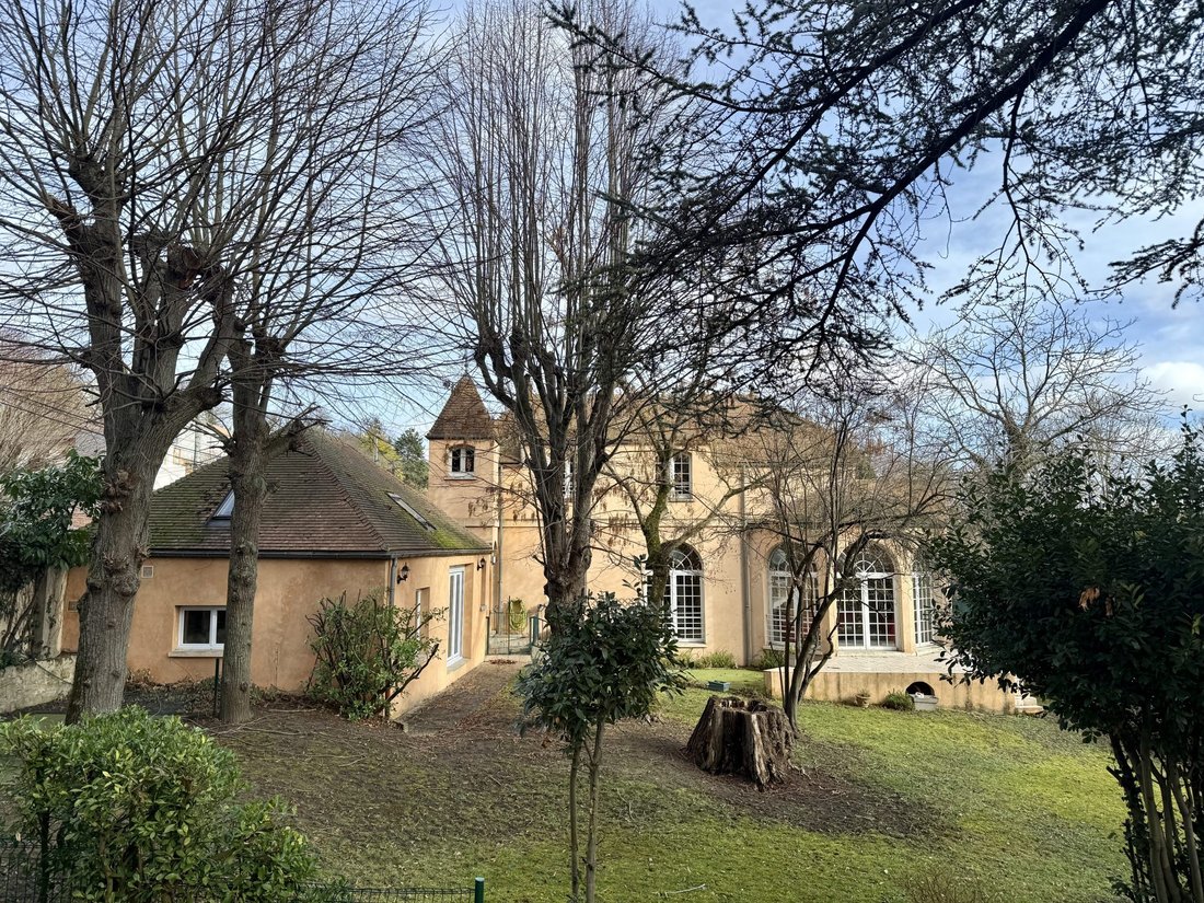 House in Chatou, Ile-de-France, France 2 - 15892426
