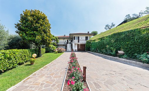 Villa in Entroterra, Desenzano del Garda, Lombardy 1