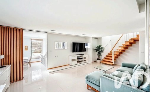 House in Centre Ville Est, Ivry-sur-Seine, France 1