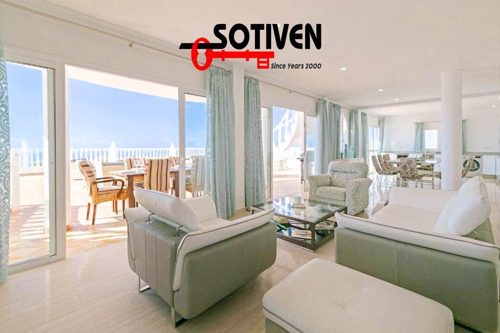 Villa in Costa Adeje, Adeje, Canary Islands 2 - 17061069