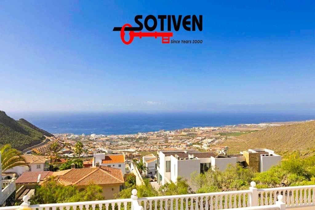 Villa in Costa Adeje, Adeje, Canary Islands 4 - 17061069